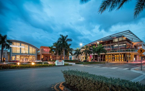 Evening view of Dadeland Mall in Kendall