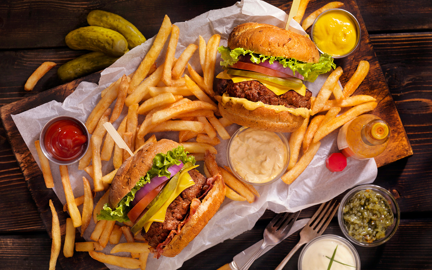 iStock_694198404_burger_fries_1440x900.jpg