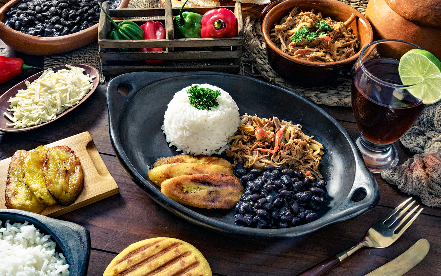 iStock_1157454232_latin_dishes_1440x900.jpg